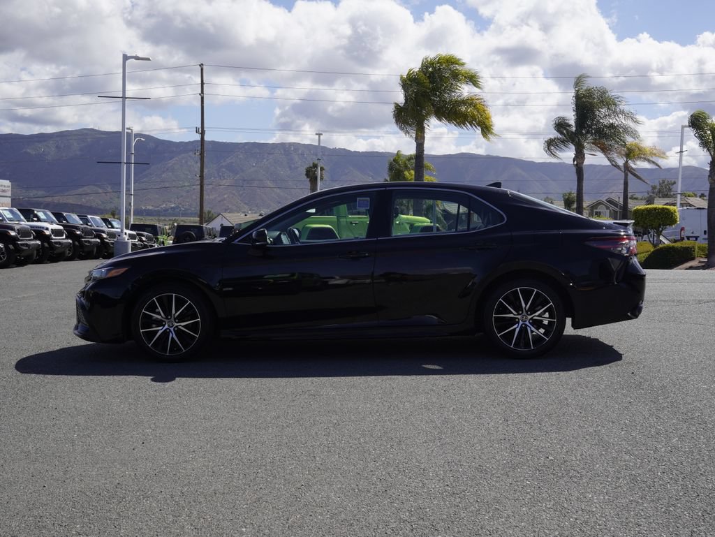 Used 2023 Toyota Camry SE FWD image 7