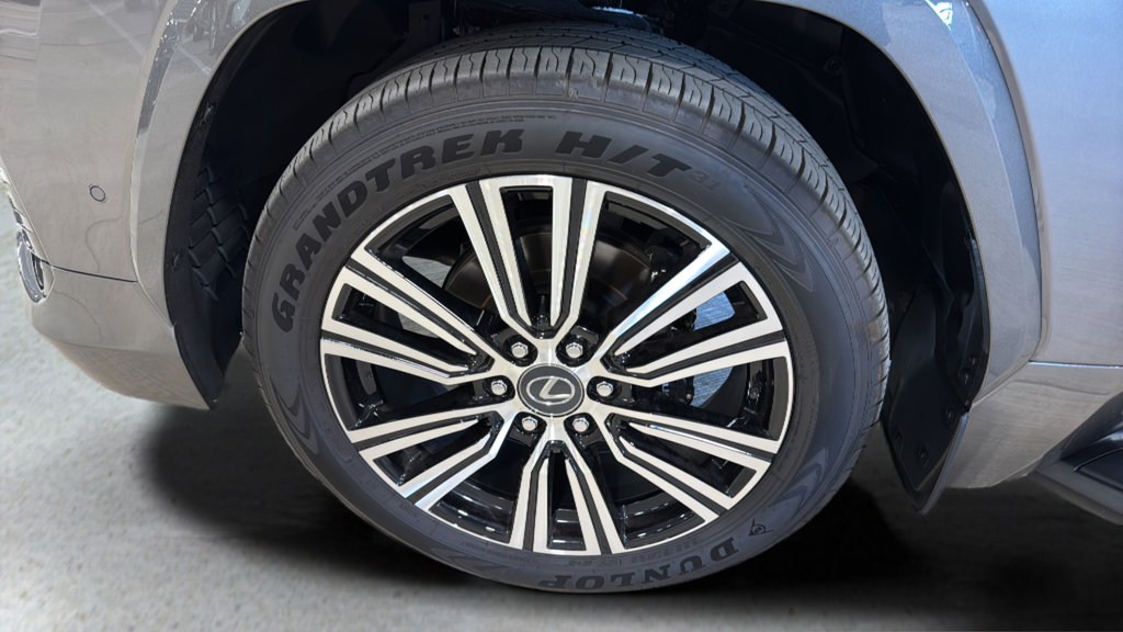 New 2026 Lexus LX 700h Luxury AWD/4WD image 28