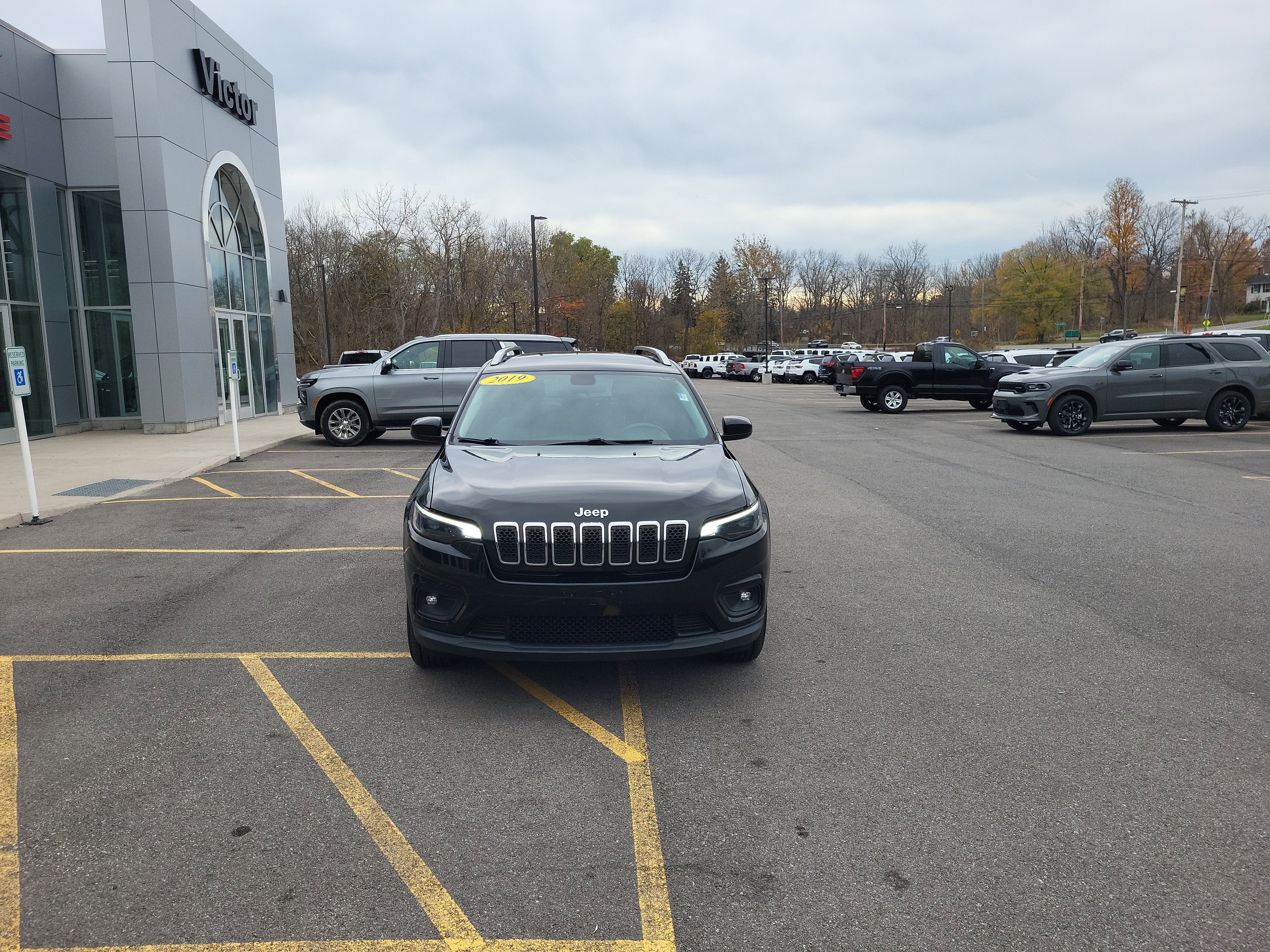 Used 2019 Jeep Cherokee Latitude w/ Popular Appearance Group image 22
