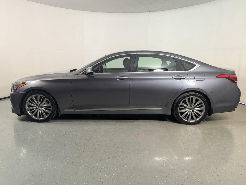 Used 2015 Hyundai Genesis 5.0 RWD image 4