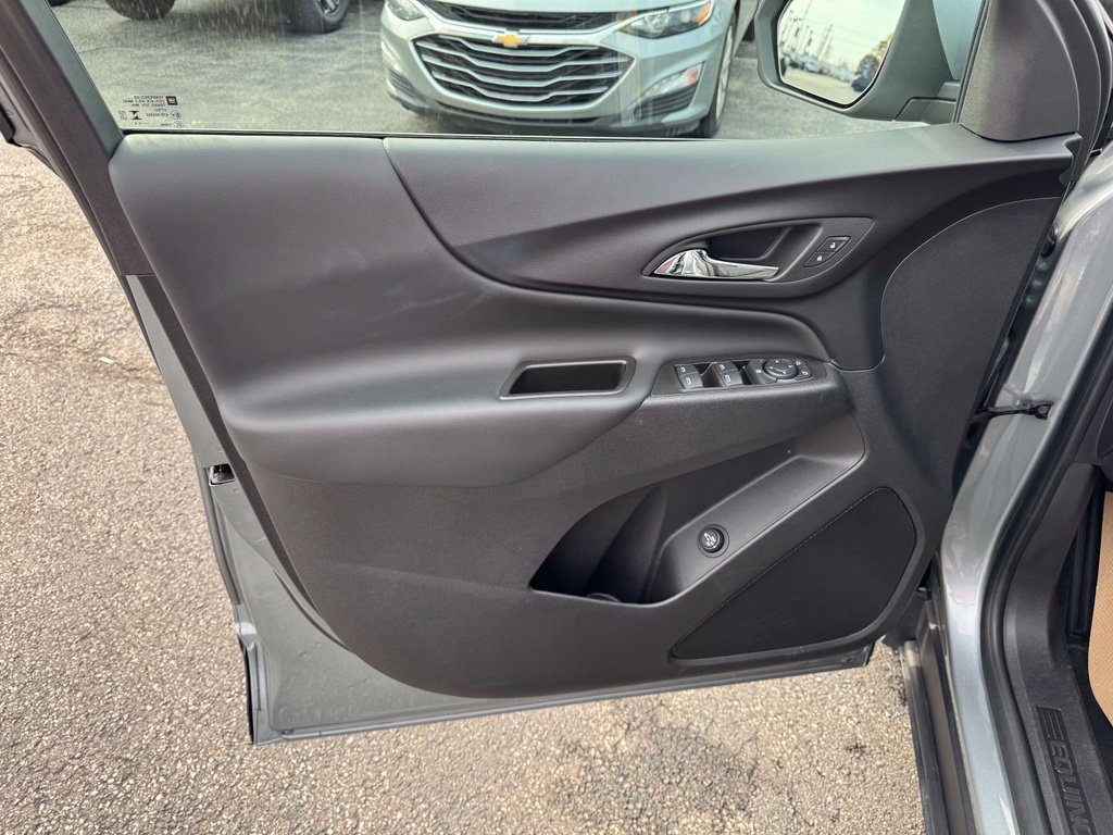 Used 2024 Chevrolet Equinox LT AWD/4WD image 9