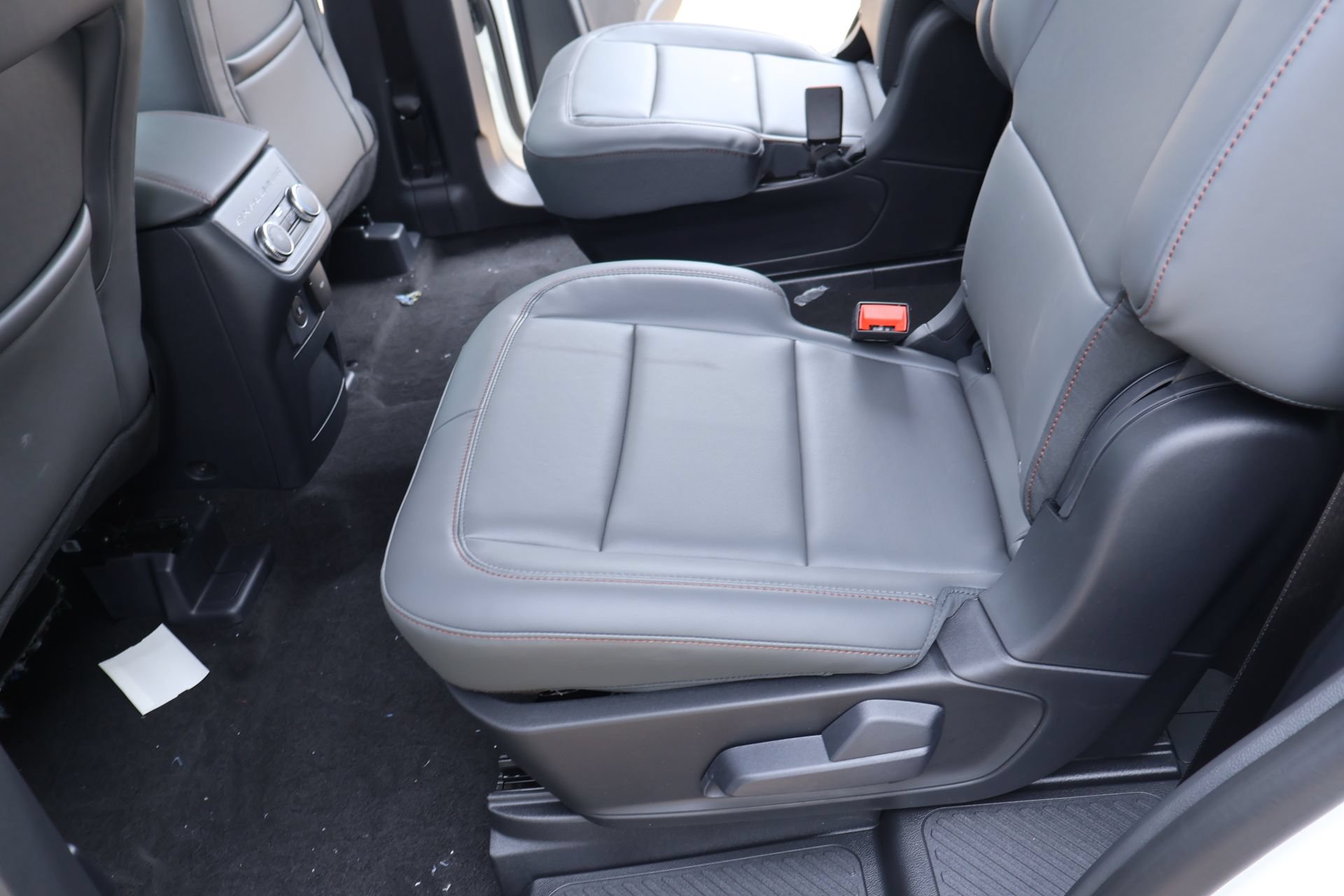 New 2026 Ford Explorer Active w/ Active Comfort Package AWD/4WD image 13