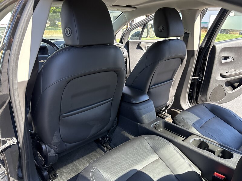 Used 2011 Chevrolet Volt Premium w/ Premium Trim Package FWD image 27
