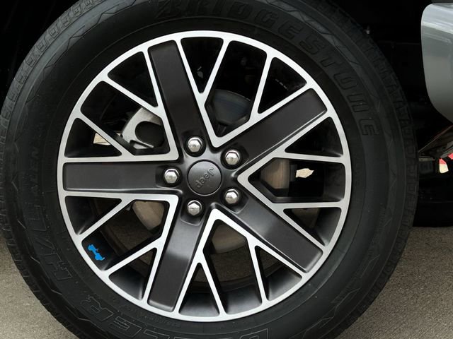 Used 2022 Jeep Wrangler Unlimited Sahara image 10