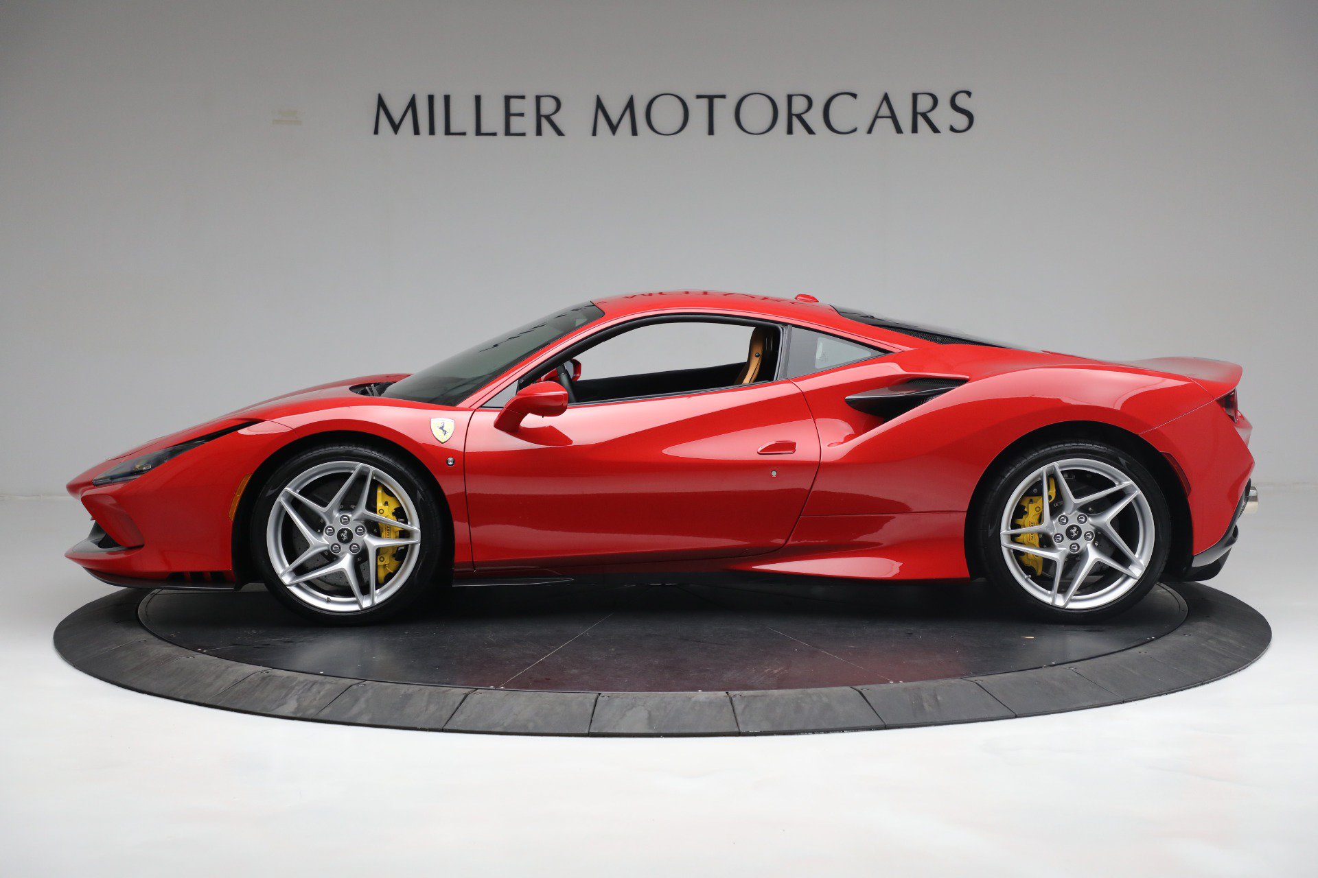 Used 2020 Ferrari F8 Tributo RWD image 3