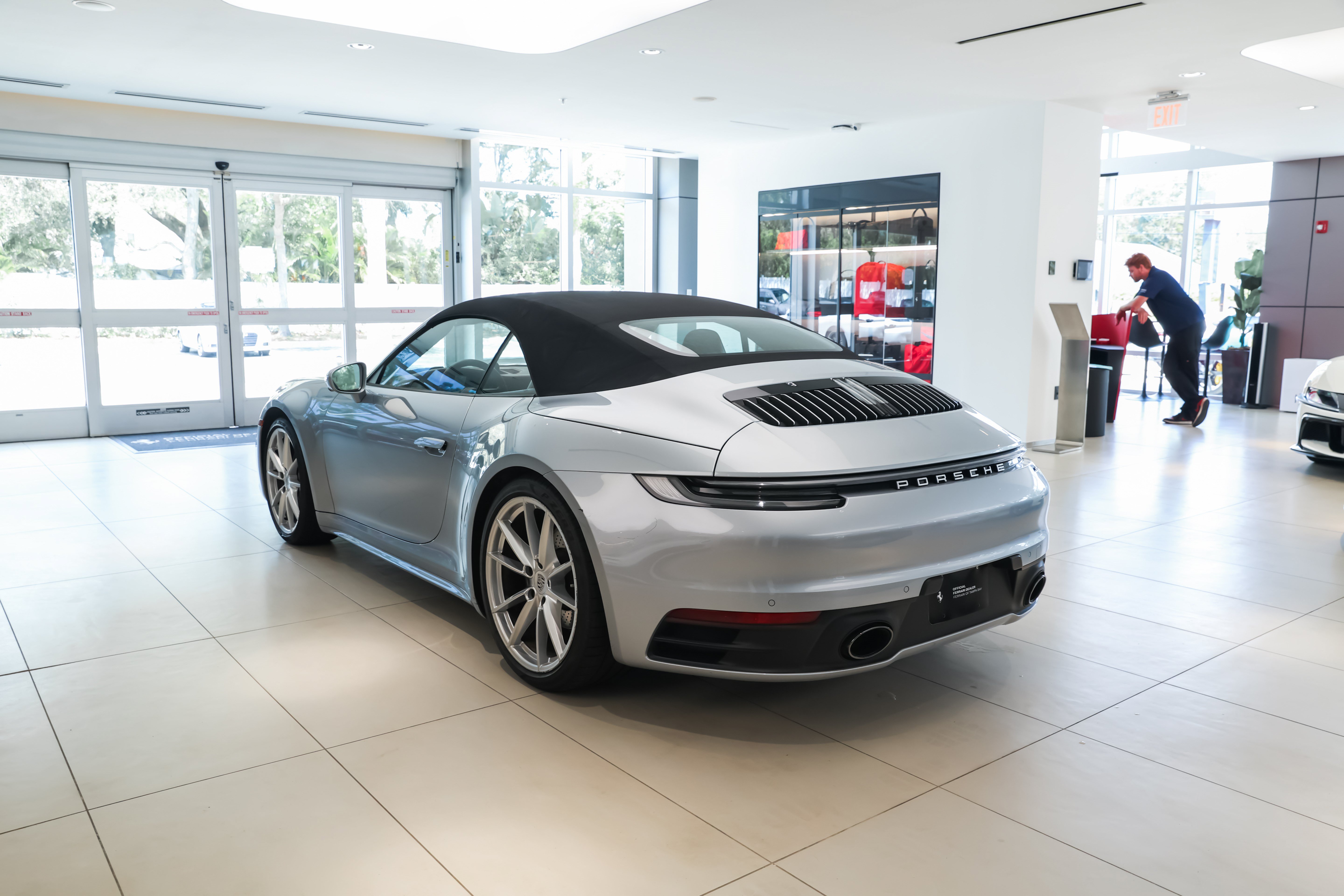 Used 2022 Porsche 911 Carrera 4 AWD/4WD image 16