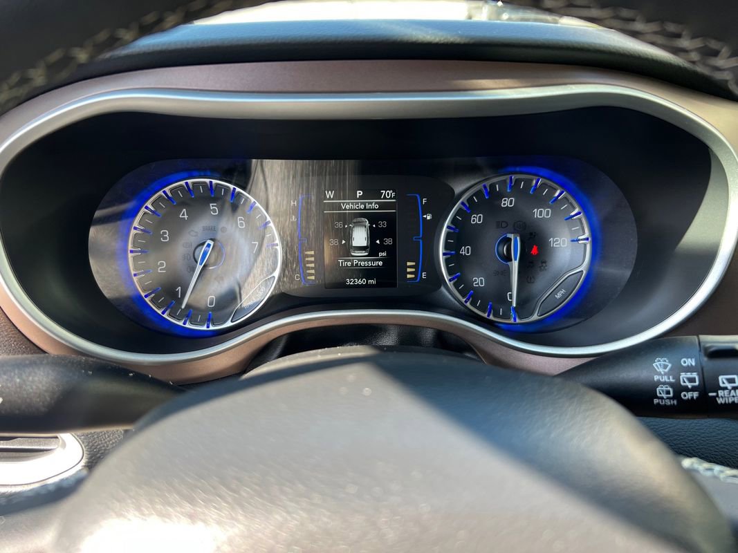 Used 2022 Chrysler Voyager LX image 20