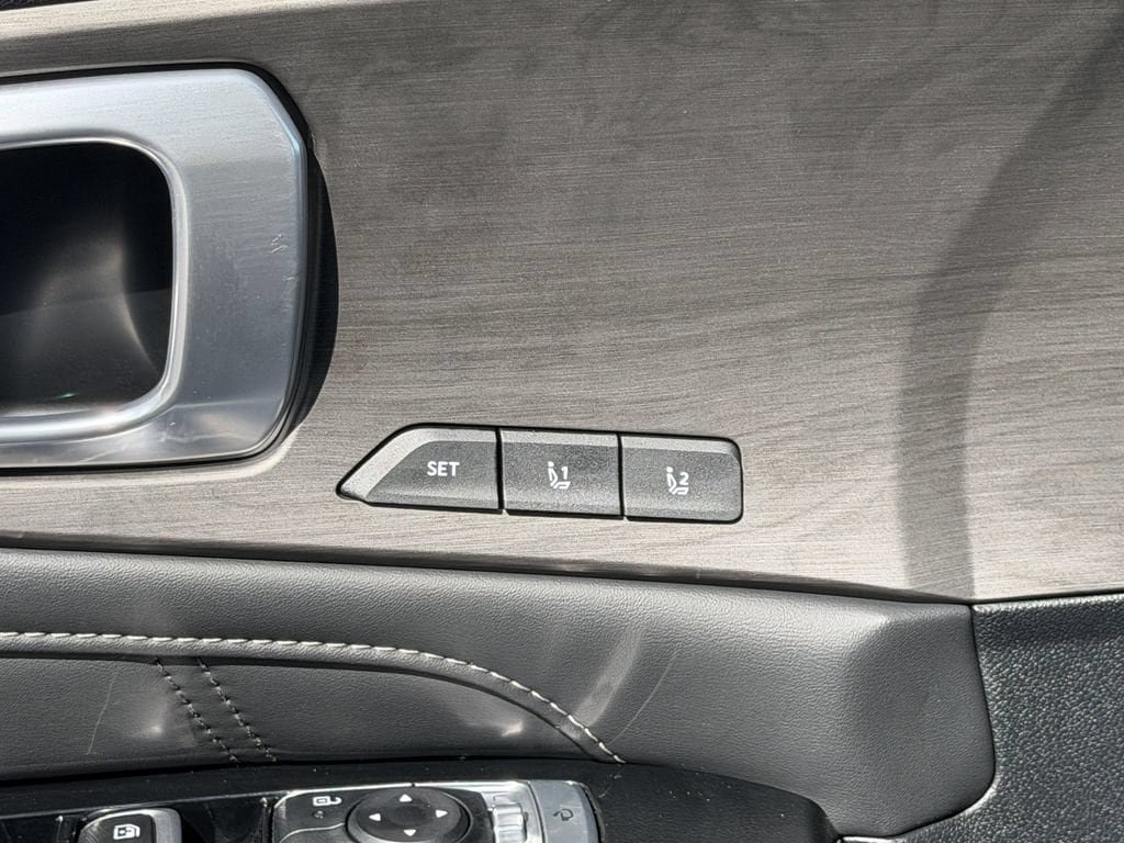 Certified 2025 Kia Sorento SX Prestige AWD/4WD image 31
