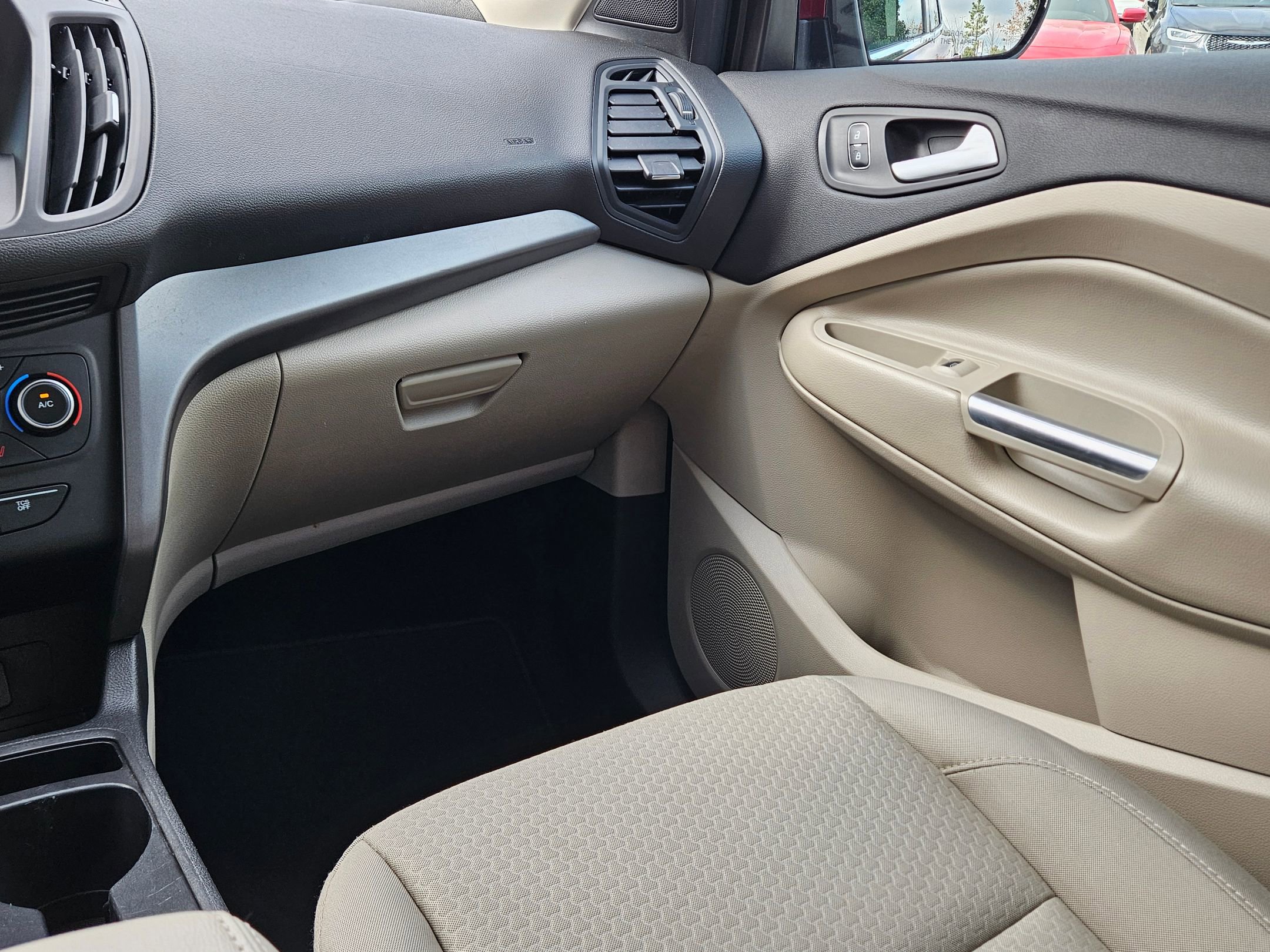 Used 2019 Ford Escape SE image 11