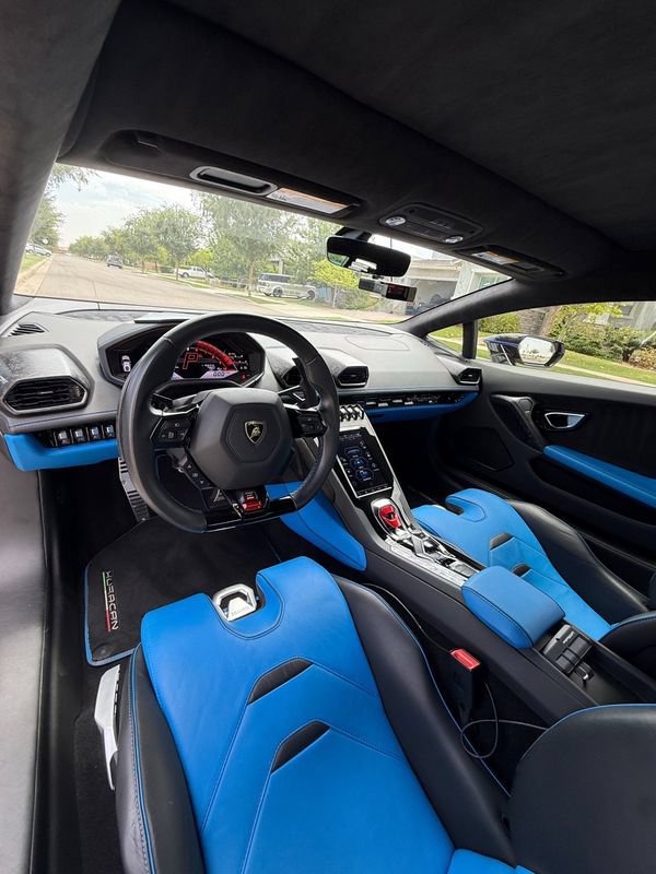 Used 2021 Lamborghini Huracan EVO RWD image 16