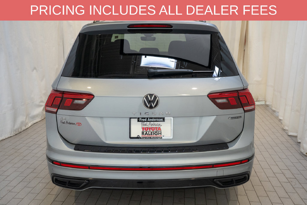 Used 2024 Volkswagen Tiguan SE R-Line AWD/4WD image 4