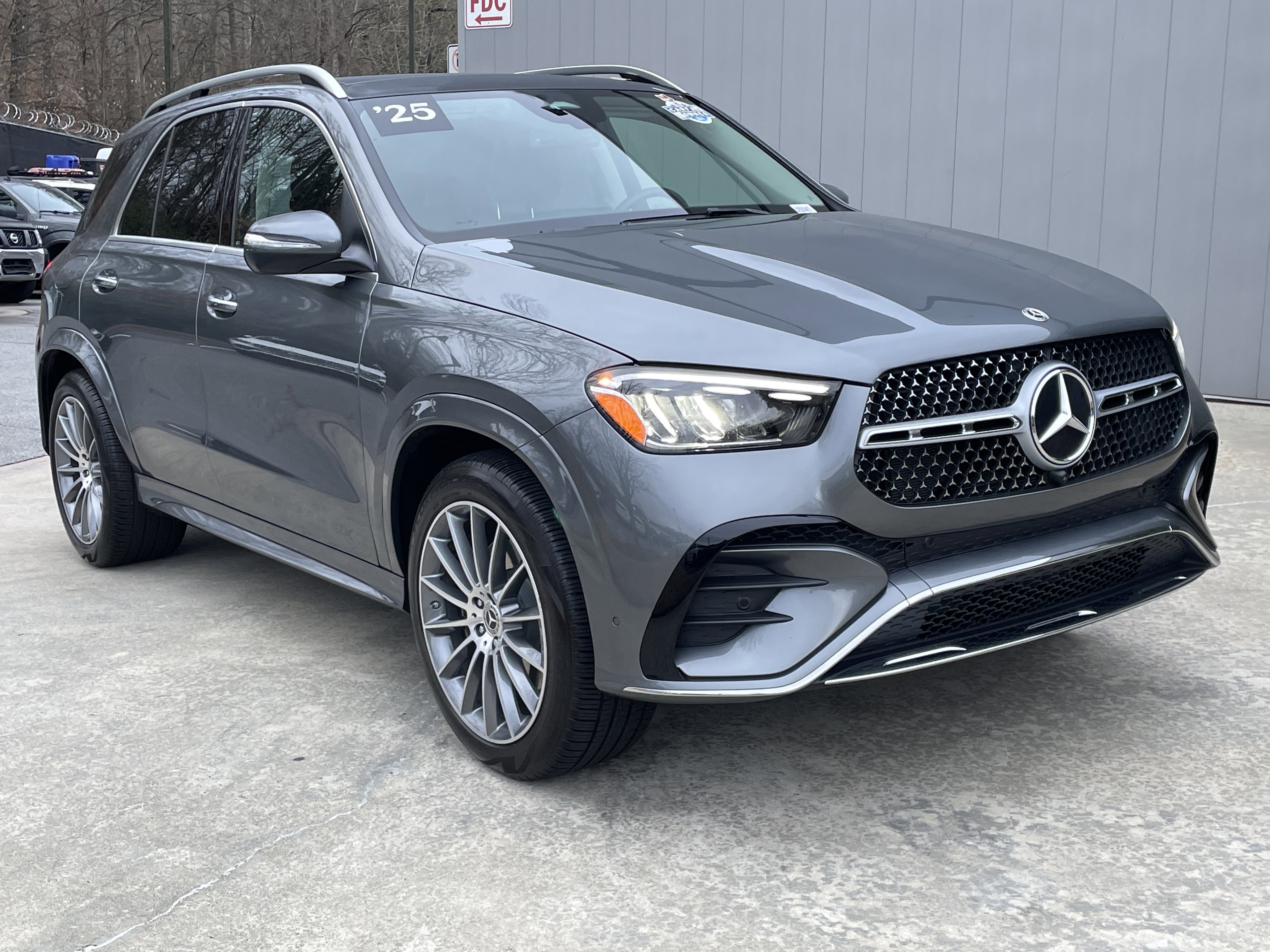 Certified 2025 Mercedes-Benz GLE 350 4MATIC image 4