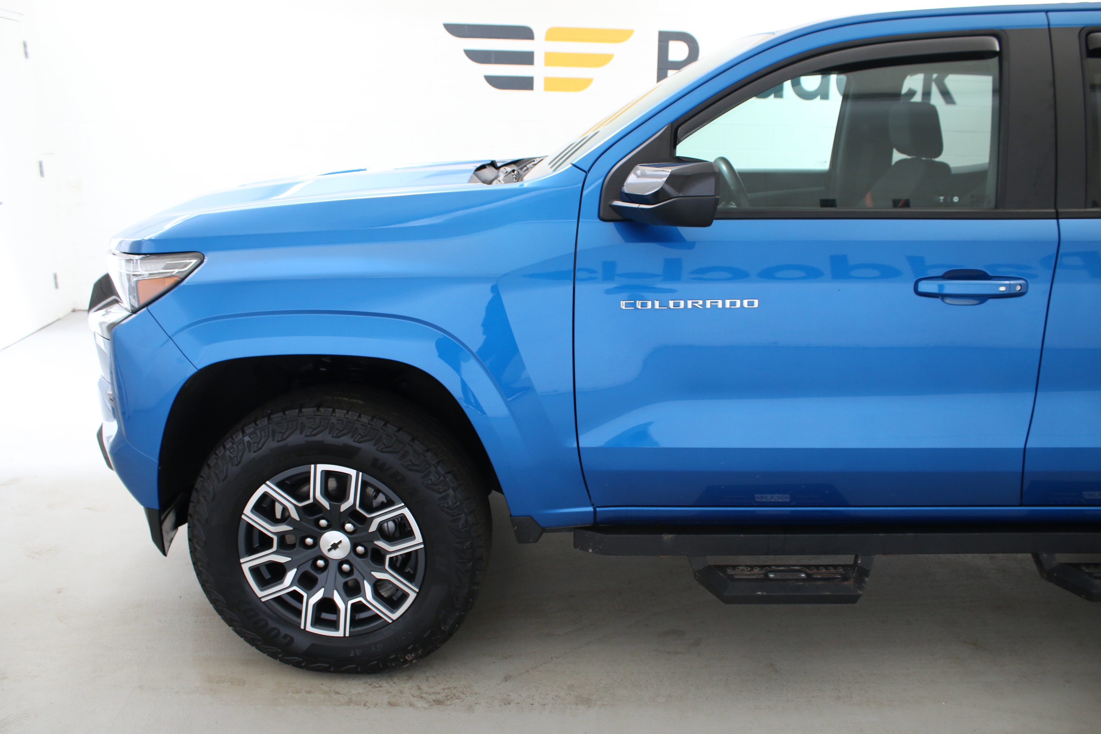 Used 2023 Chevrolet Colorado Z71 w/ Z71 Convenience Package 2 image 4