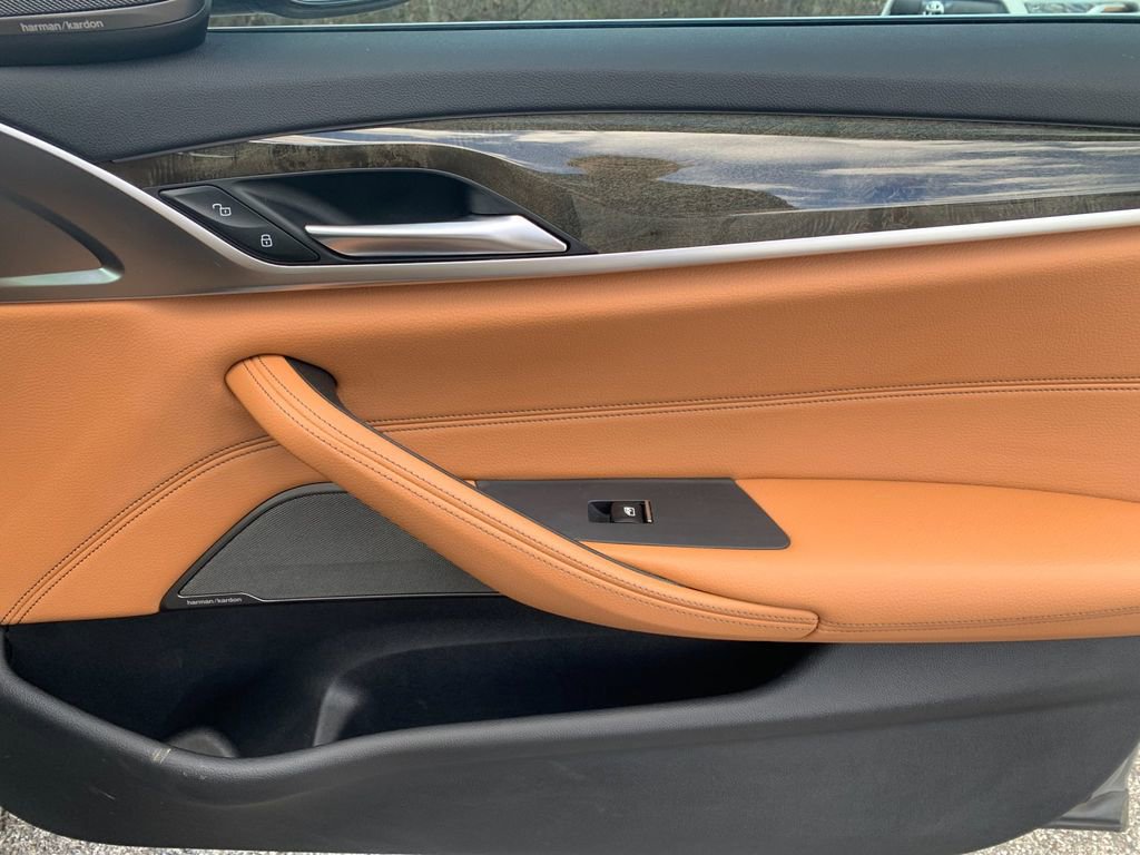 Used 2021 BMW 530i xDrive w/ Premium Package image 20