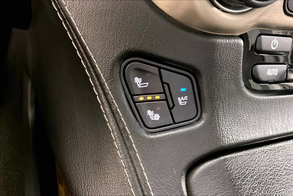 Used 2016 GMC Yukon Denali w/ Open Road Package AWD/4WD image 24