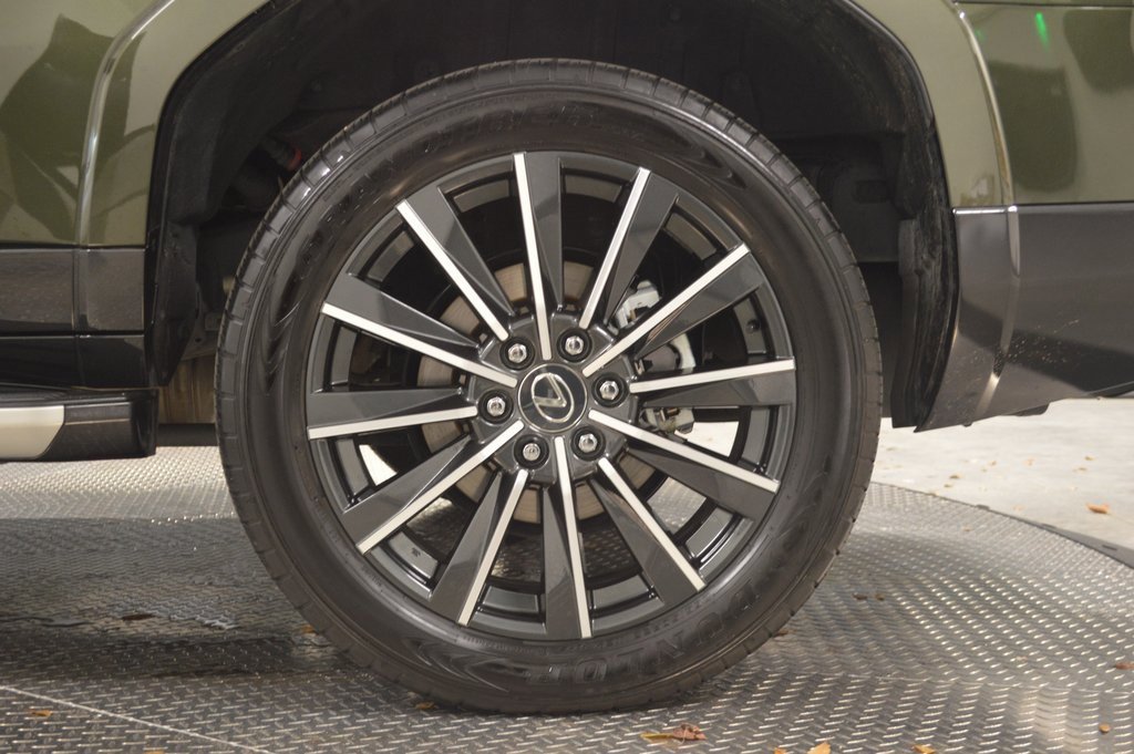 Used 2024 Lexus GX 550 w/ Accessory Package (Z1) image 14