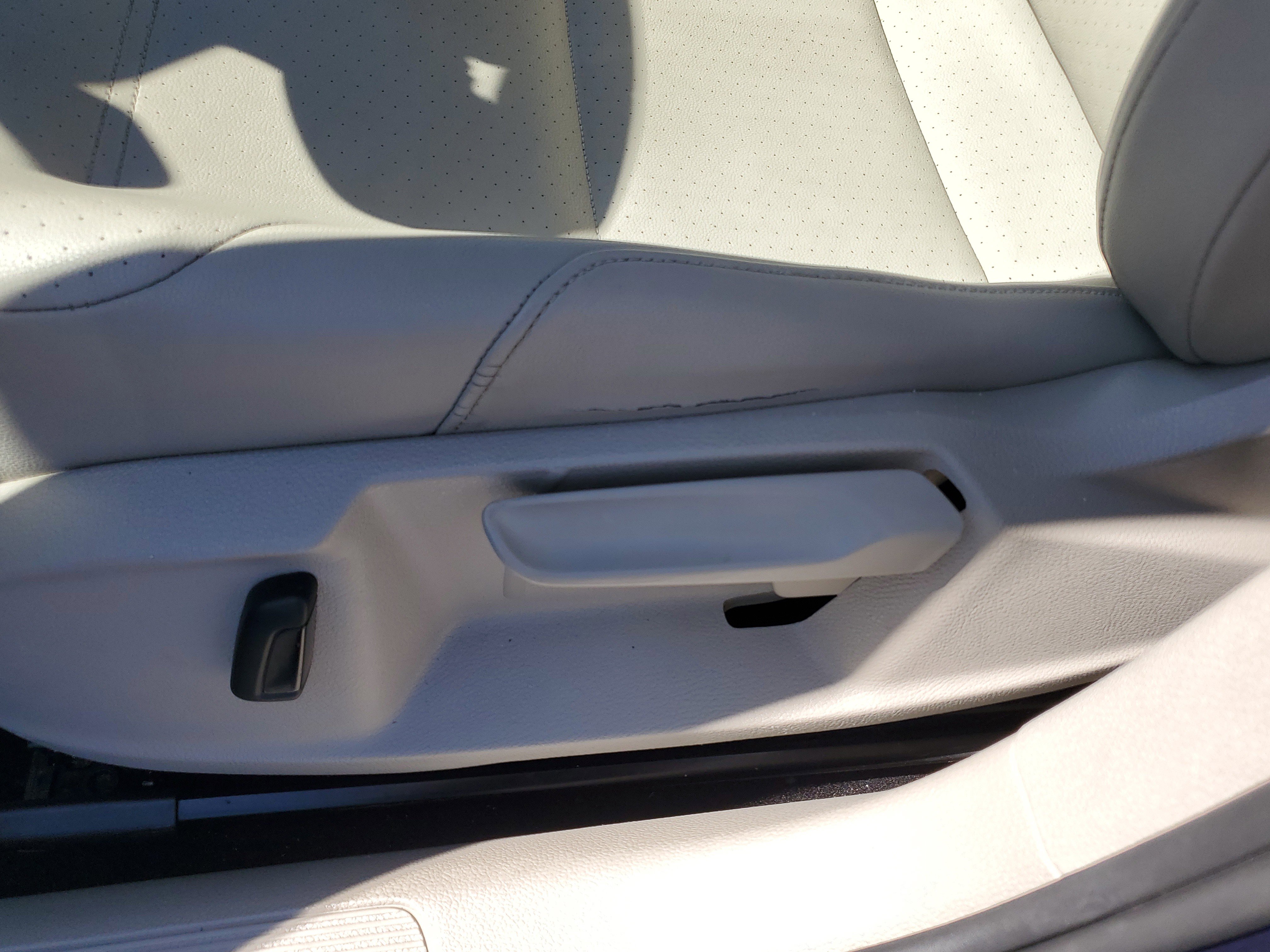 Used 2015 Volkswagen Golf TDI S image 16