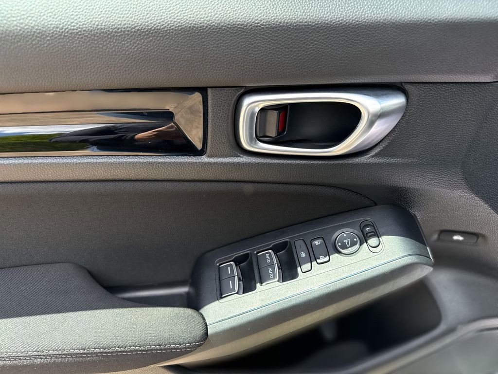 Used 2025 Honda Civic Sport image 15
