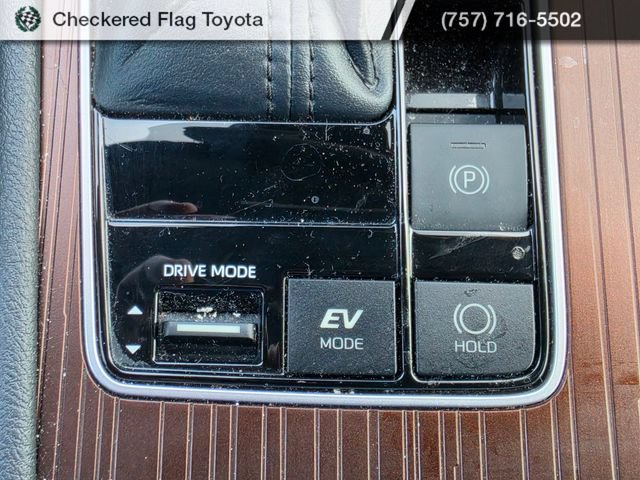 Used 2021 Toyota Sienna XLE w/ XLE Plus Package FWD image 18
