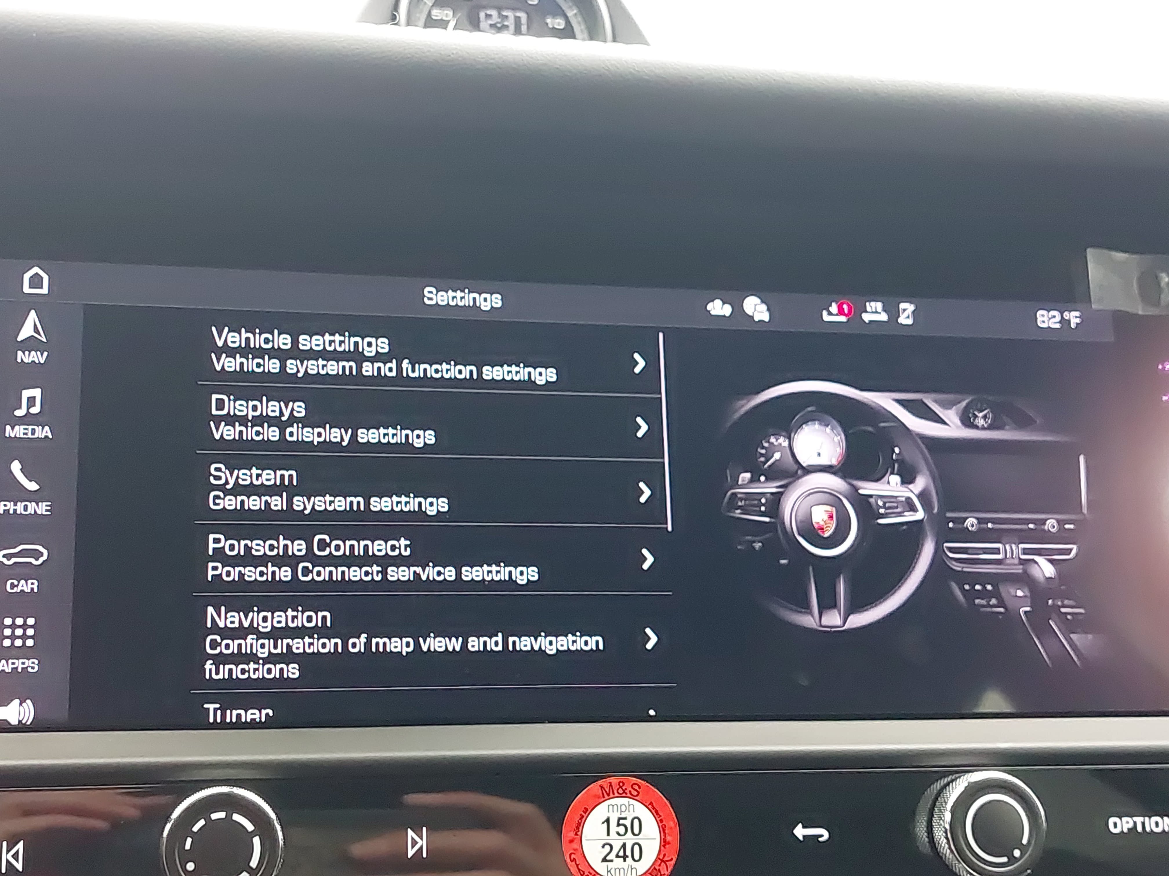 Certified 2025 Porsche Macan S AWD/4WD image 24