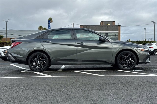 New 2026 Hyundai Elantra Sport image 5