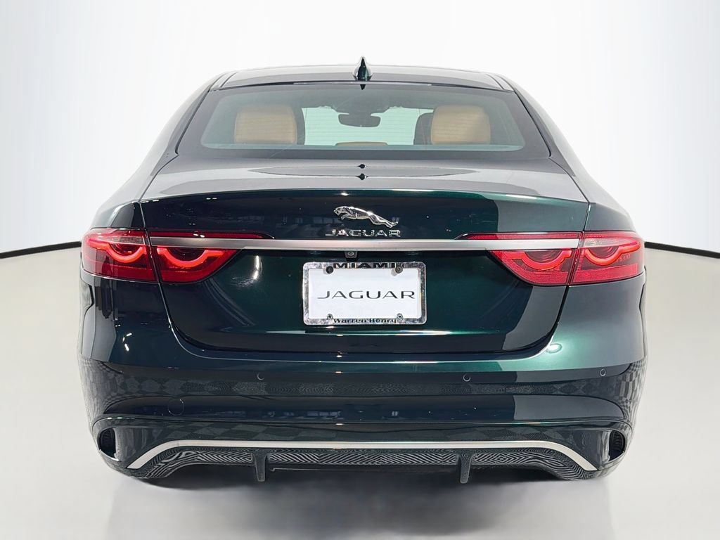 Used 2024 Jaguar XF R-Dynamic SE AWD/4WD image 6