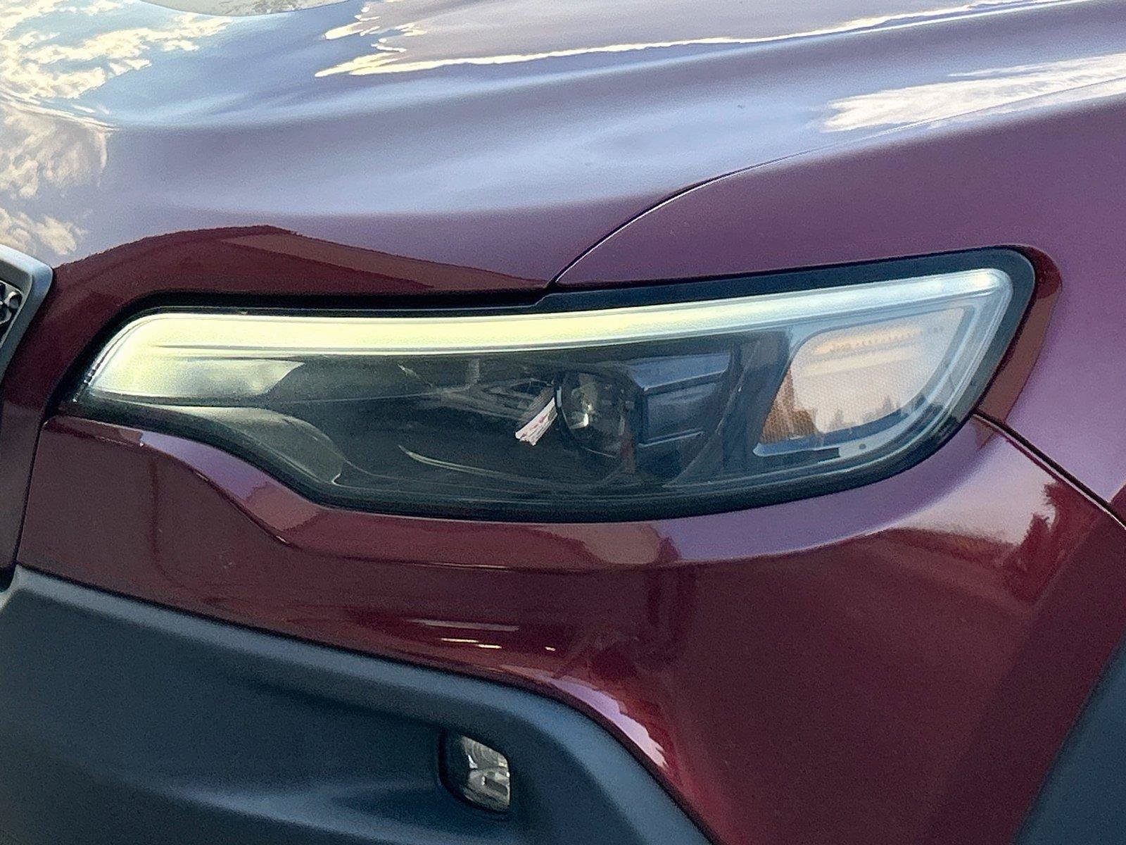 Used 2019 Jeep Cherokee Trailhawk AWD/4WD image 10