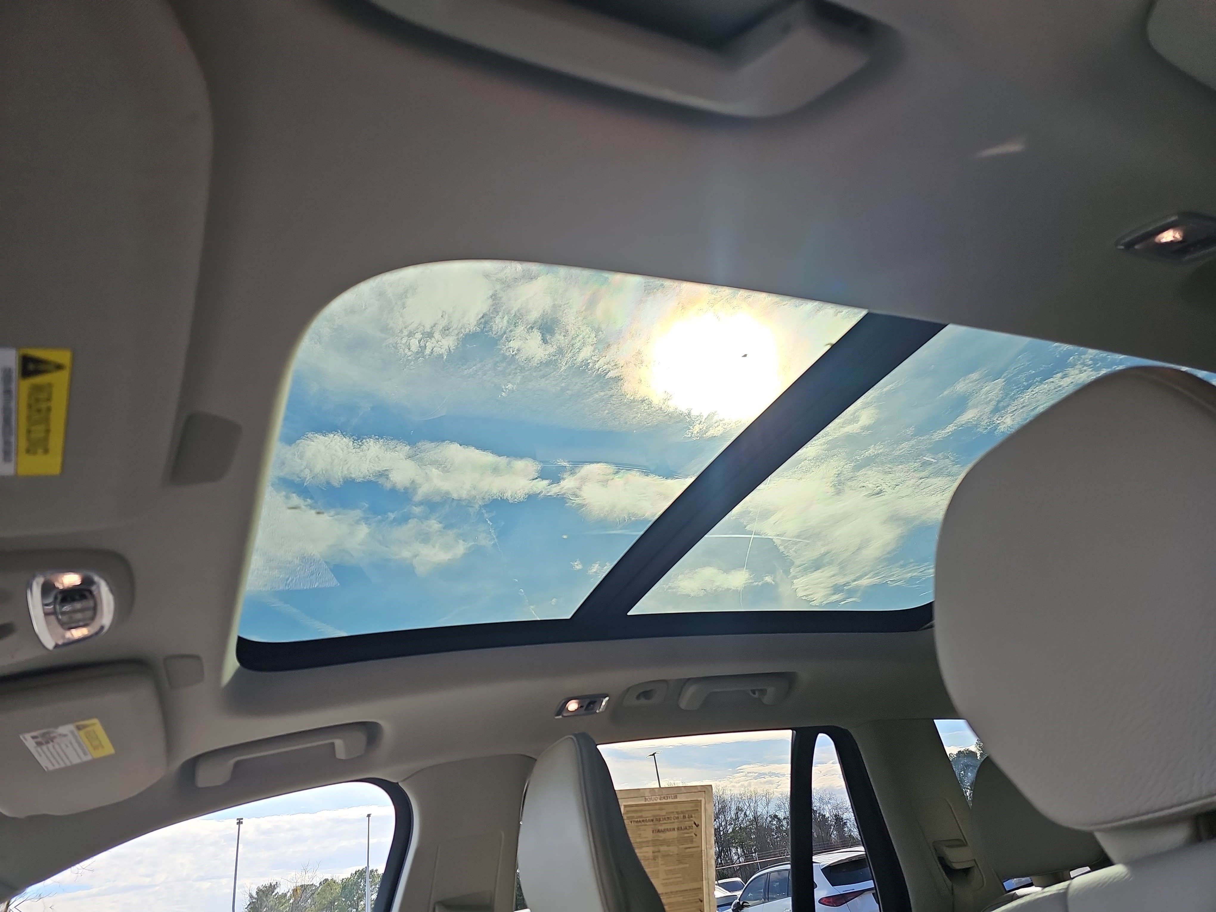 Used 2022 Volvo XC90 T6 Momentum w/ Climate Package image 30