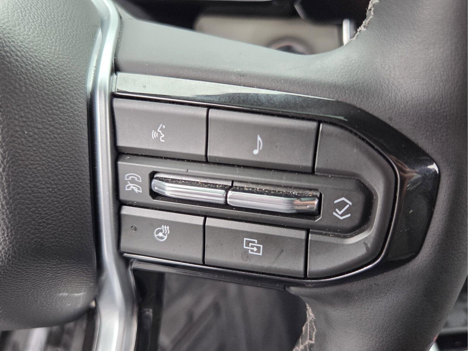 Used 2026 Chevrolet Colorado ZR2 w/ Technology Package AWD/4WD image 32