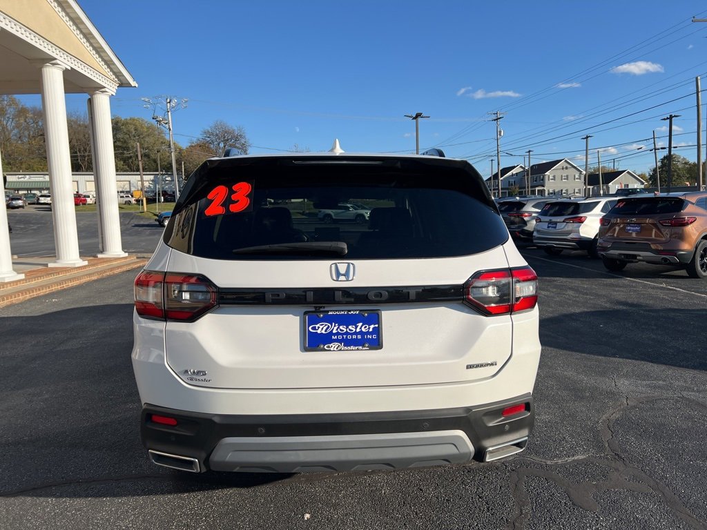 Used 2023 Honda Pilot Touring image 4