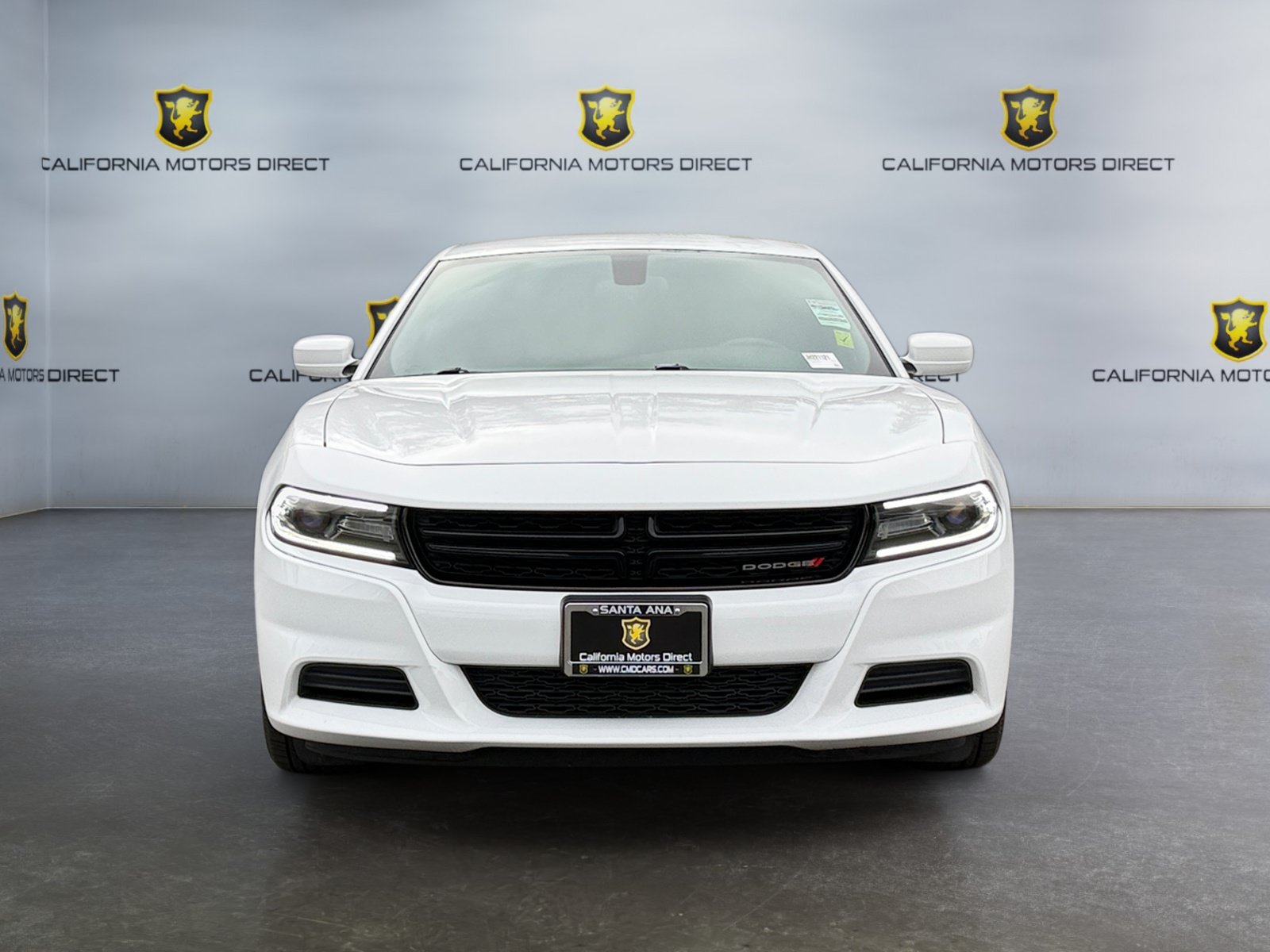 Used 2018 Dodge Charger SXT RWD image 2