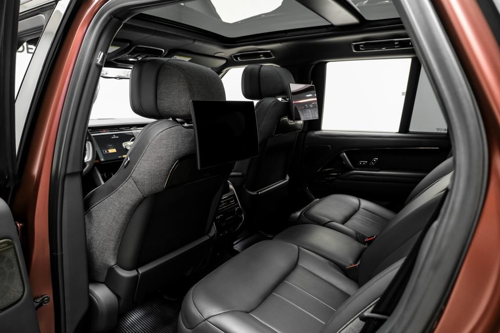 Used 2023 Land Rover Range Rover SV AWD/4WD image 36