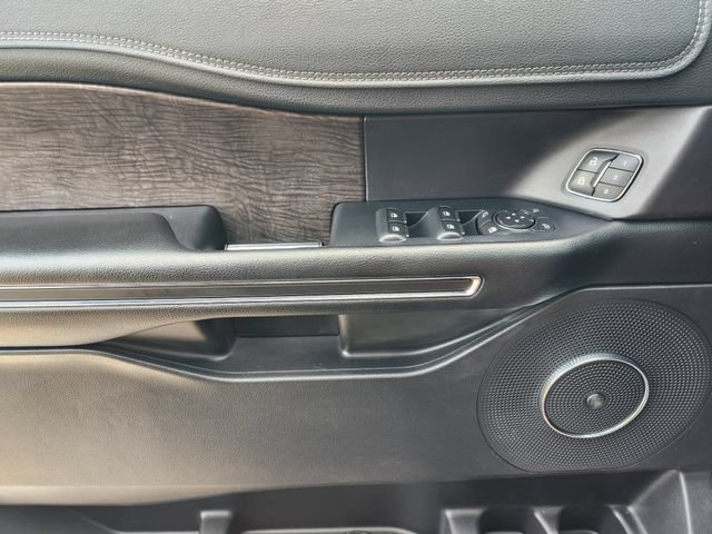 Used 2018 Ford Expedition Limited w/ Equipment Group 301A AWD/4WD image 25