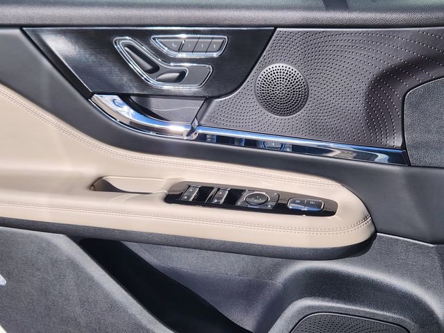 New 2025 Lincoln Corsair Grand Touring w/ Jet Appearance Package image 9