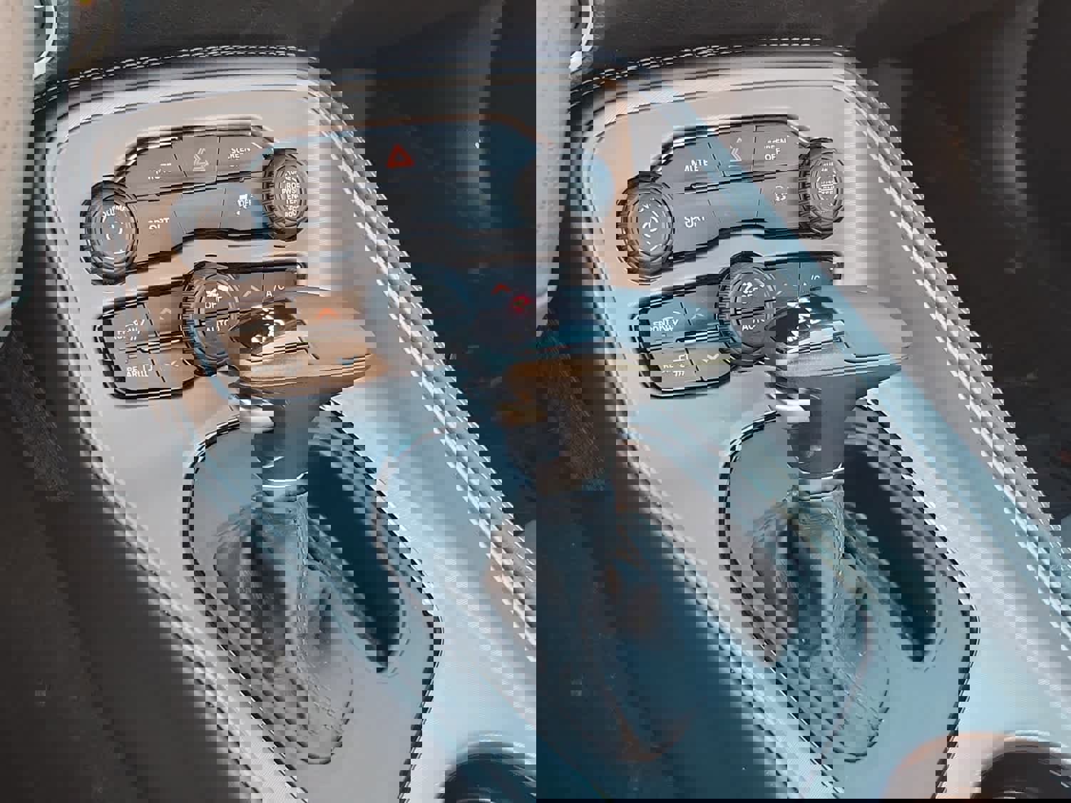 Used 2023 Dodge Challenger SXT w/ Blacktop Package image 11