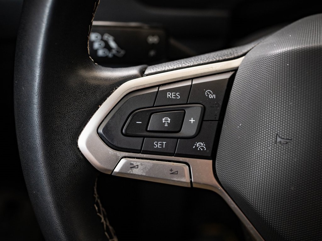 Used 2022 Volkswagen Tiguan SE w/ Panoramic Sunroof Package image 26