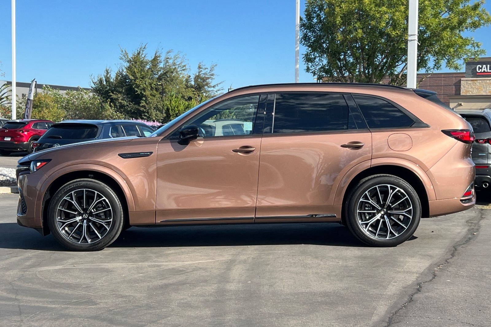 Certified 2025 MAZDA CX-70 3.3 Turbo S w/ Premium Package AWD/4WD image 8
