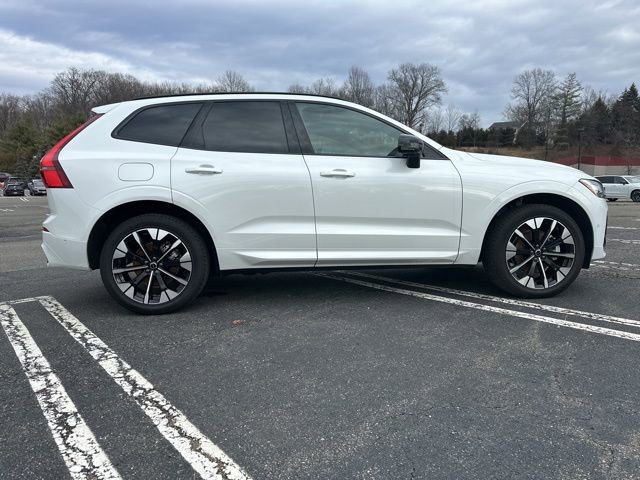 New 2026 Volvo XC60 B5 Plus w/ Protection Package Premier image 9