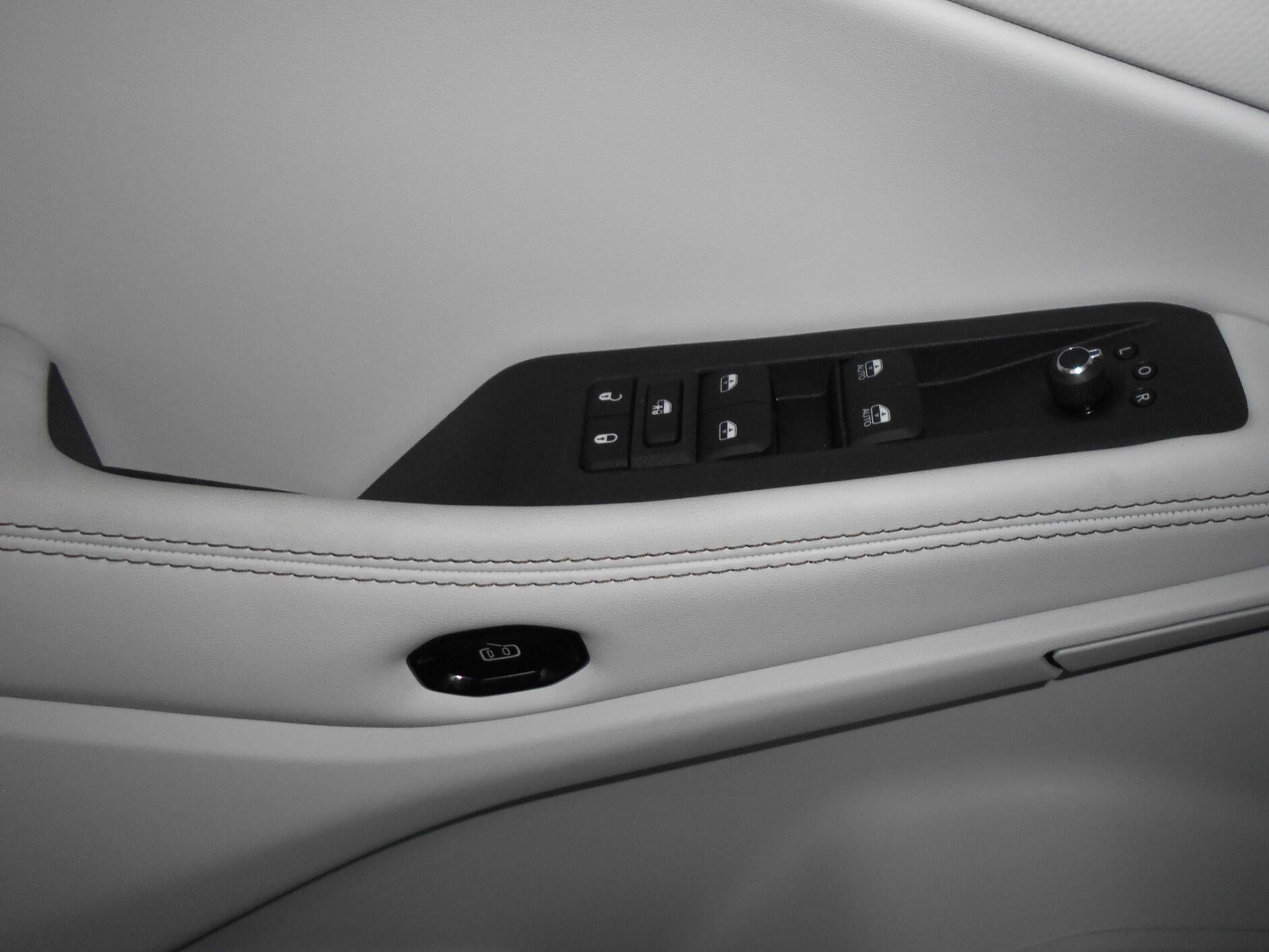 New 2026 Jeep Cherokee Limited AWD/4WD image 25