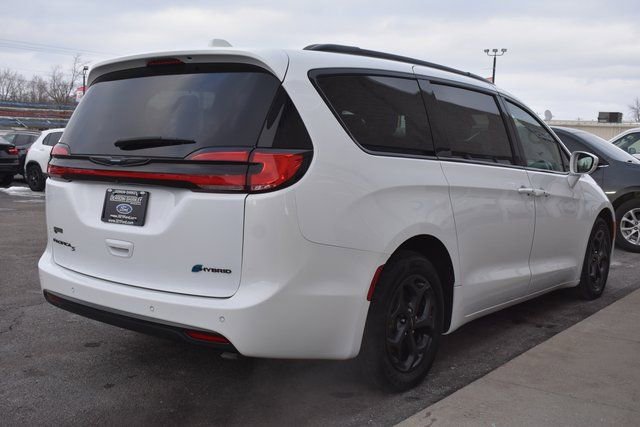 Used 2021 Chrysler Pacifica Limited w/ S Appearance Package FWD image 6