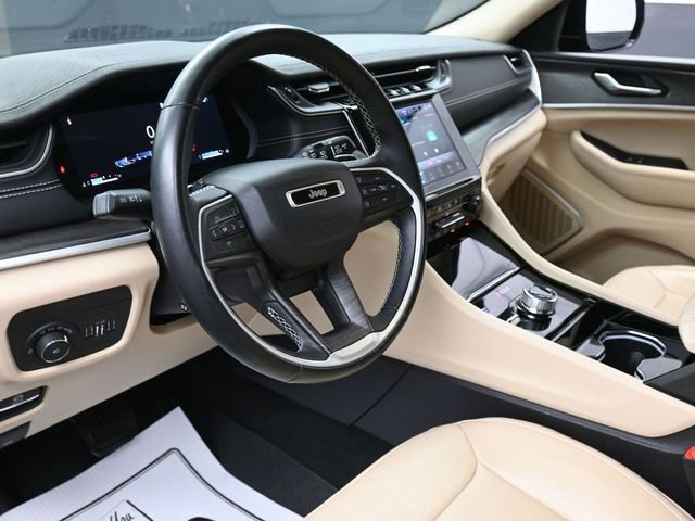 Used 2022 Jeep Grand Cherokee Limited w/ Luxury Tech Group II image 14