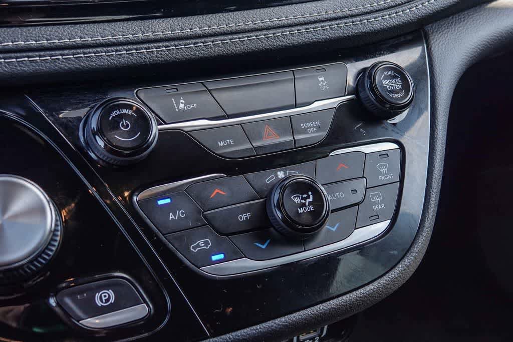 Used 2022 Chrysler Pacifica Touring-L w/ S Appearance Package FWD image 21