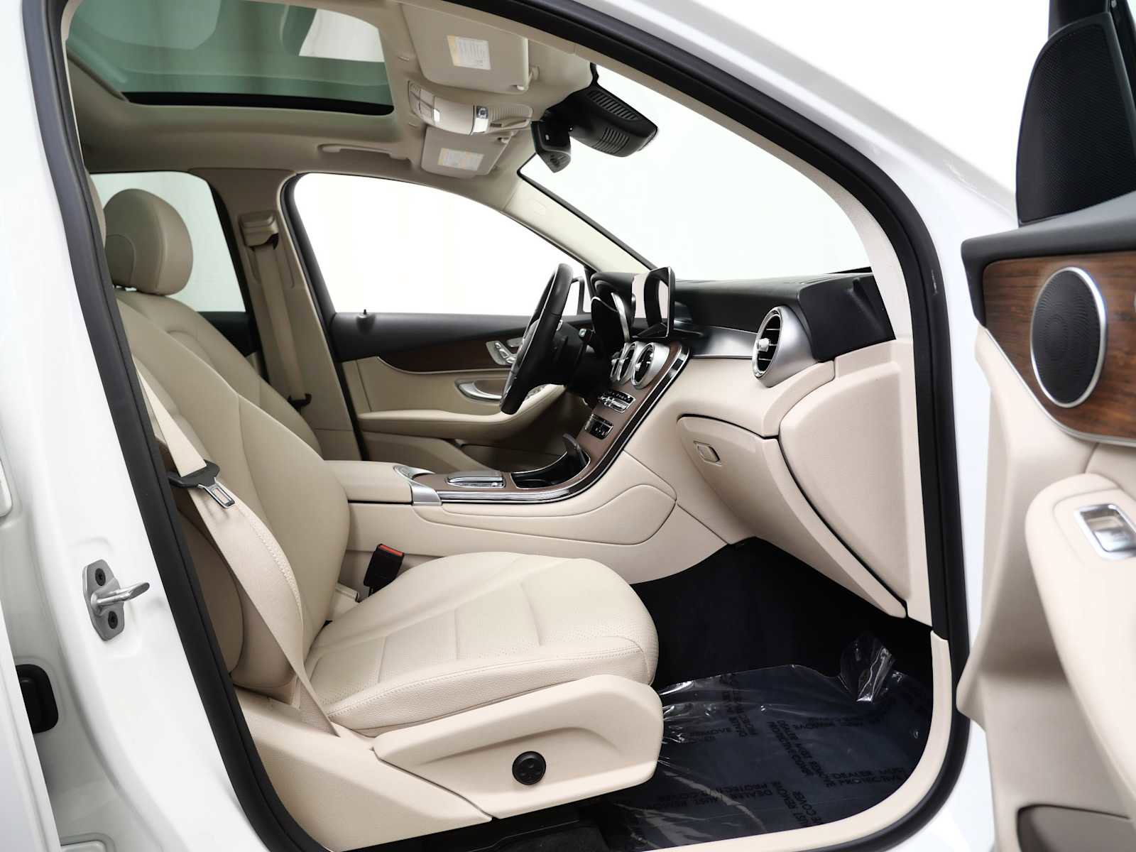 Used 2022 Mercedes-Benz GLC 300 4MATIC image 12