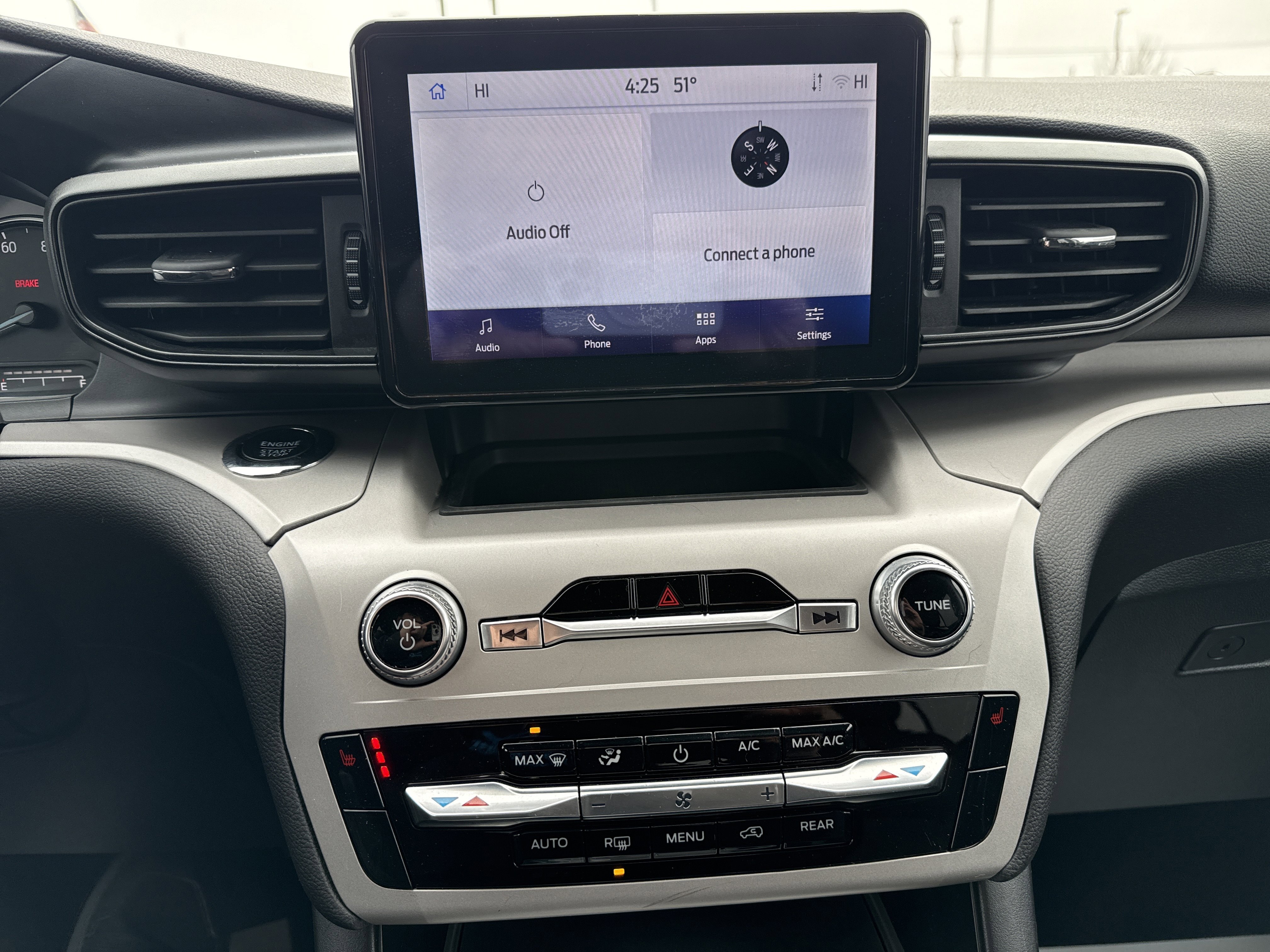 Certified 2024 Ford Explorer XLT image 26