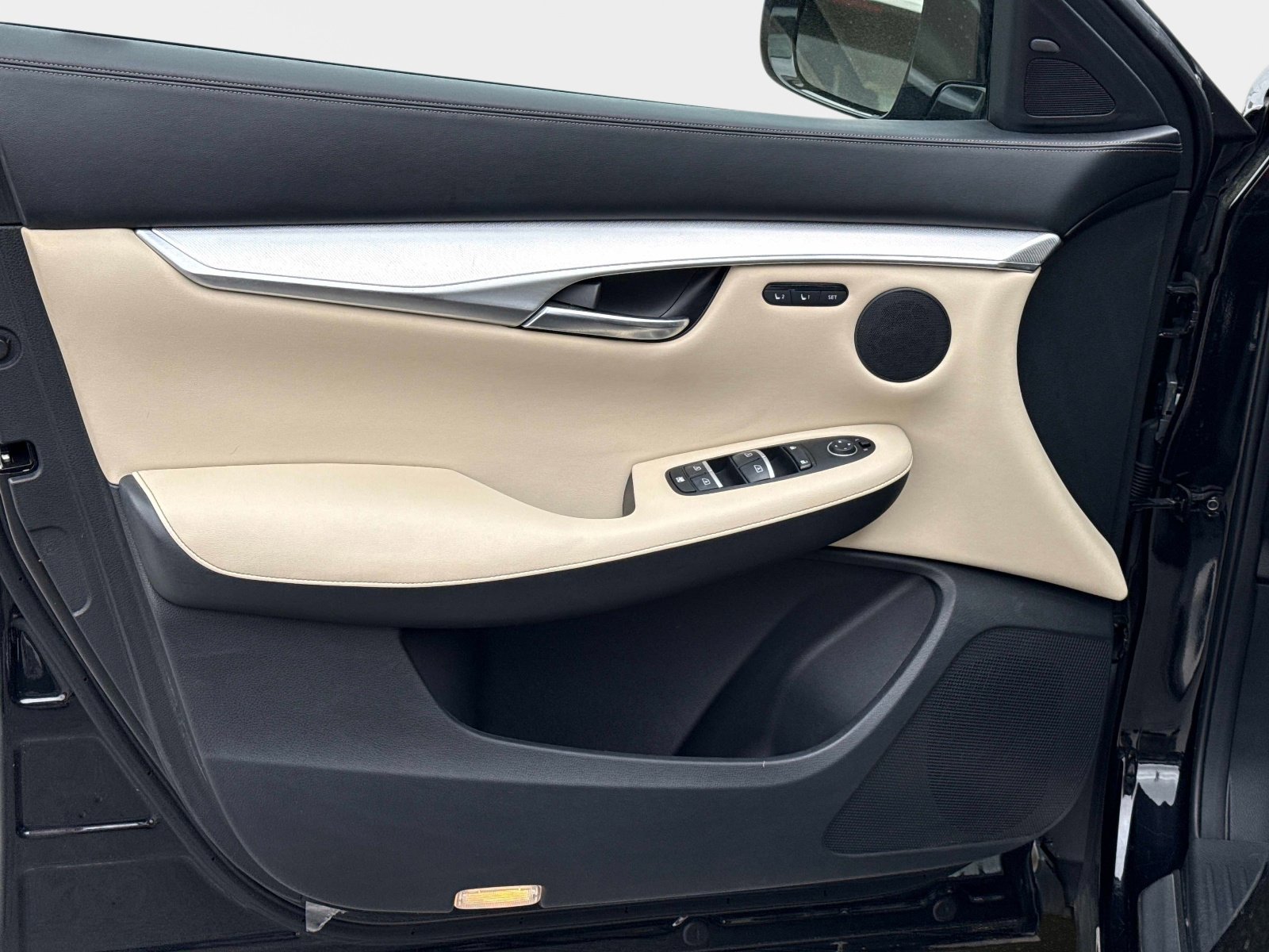 Used 2019 INFINITI QX50 Essential w/ Premium Heat Package image 21