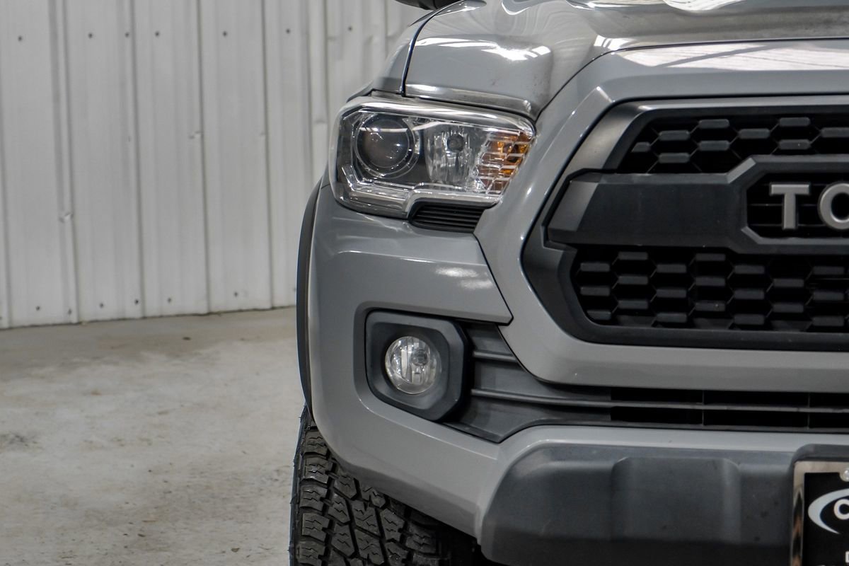 Used 2020 Toyota Tacoma TRD Off-Road w/ Advanced Technology Package image 44
