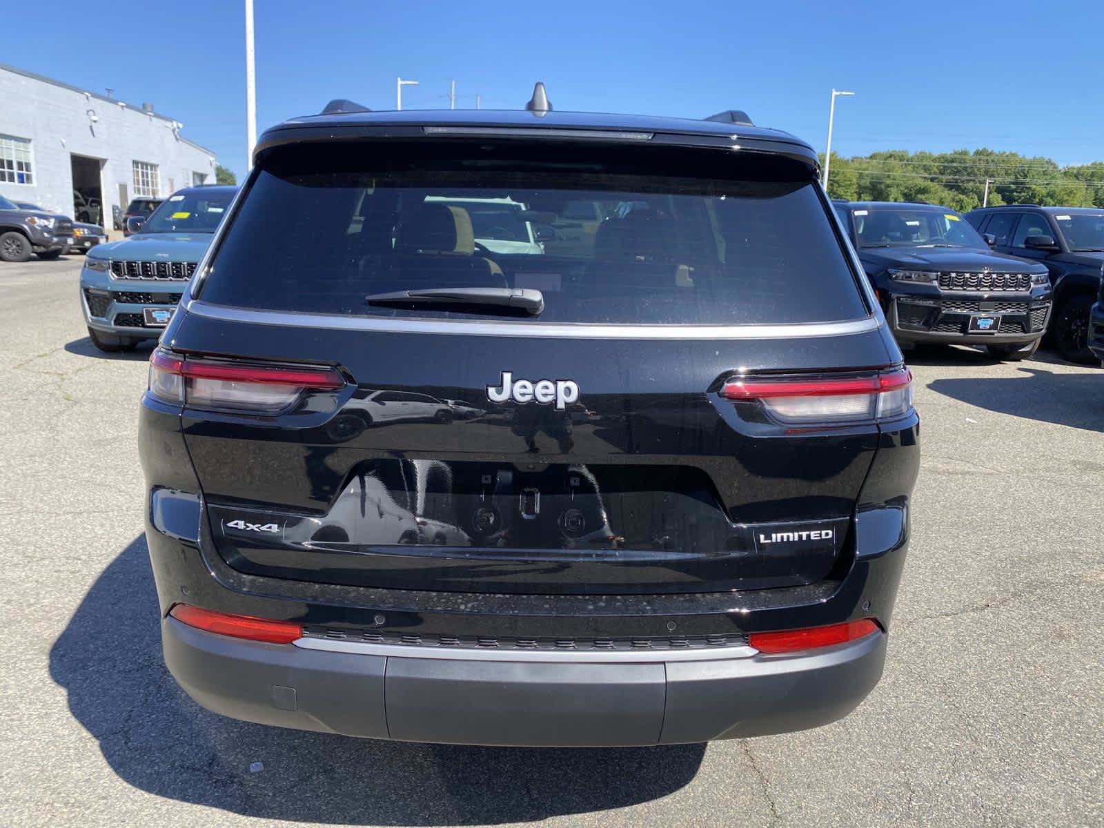 New 2027 Jeep Grand Cherokee L Limited AWD/4WD image 4