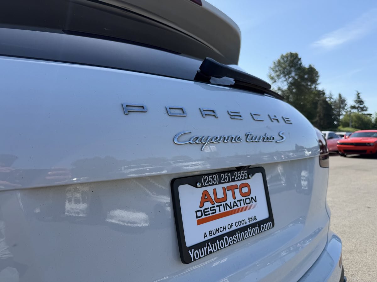 Used 2016 Porsche Cayenne Turbo AWD/4WD image 10