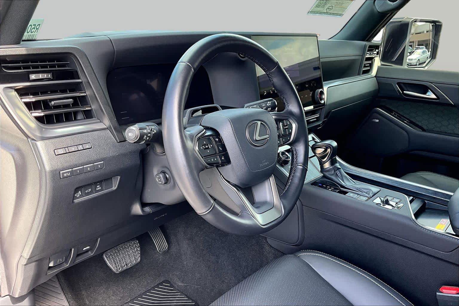Used 2024 Lexus GX 550 AWD/4WD image 16
