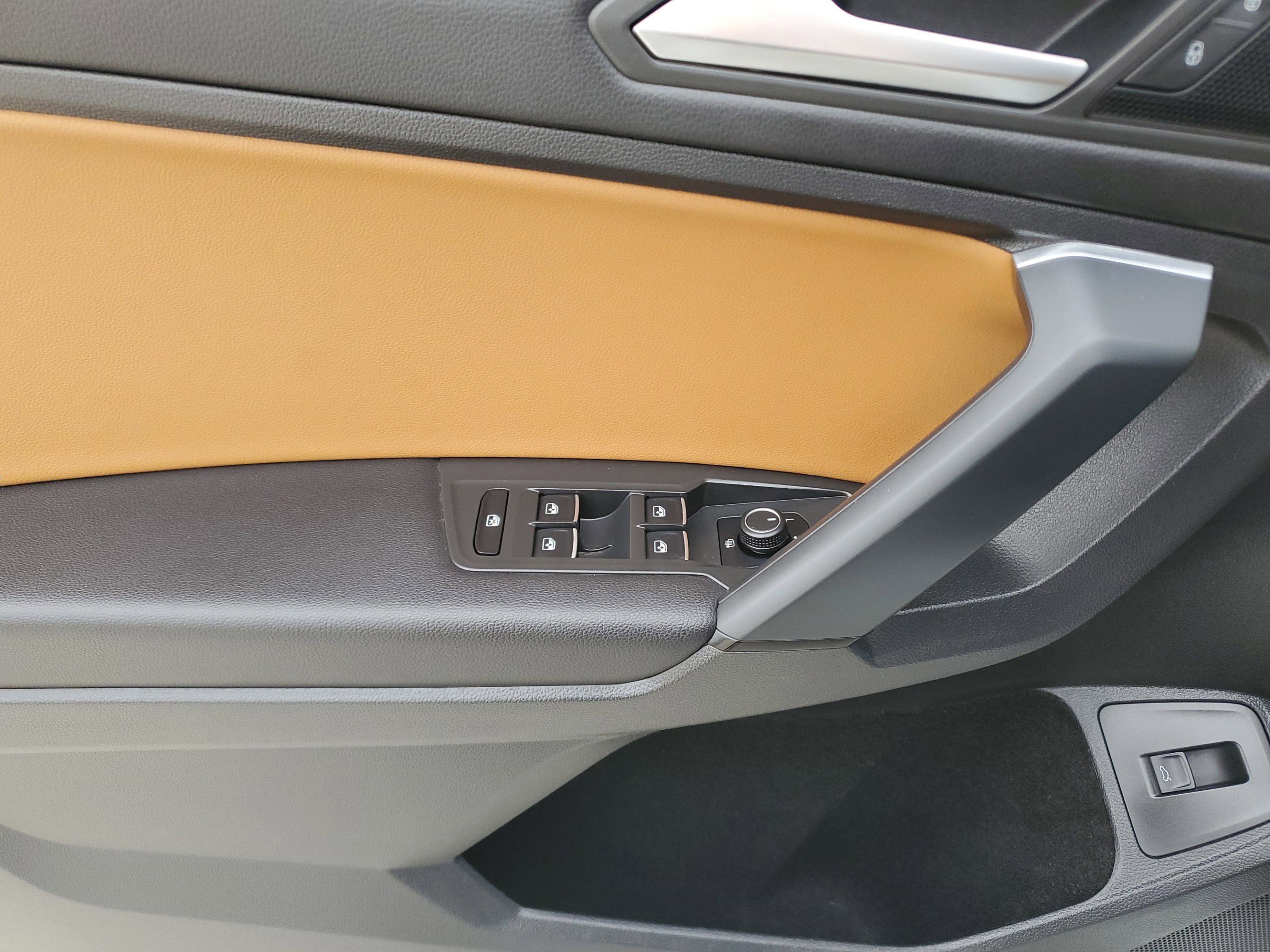 Used 2019 Volkswagen Tiguan S FWD image 14